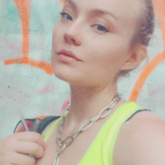 Meet your Posher, Sarah - Picture 6 of 8